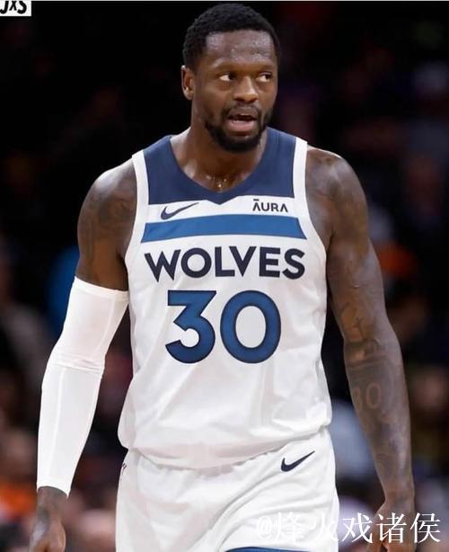 兰德尔半场出战16分钟,10中5得到19分5板2助攻 兰德尔半场出战16分钟,10中5得到19分5板2助攻